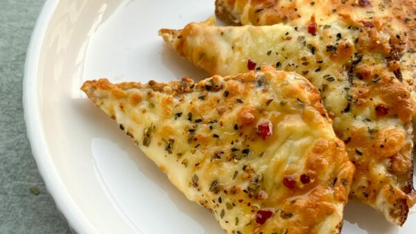 cheesy air fryer garlic bread