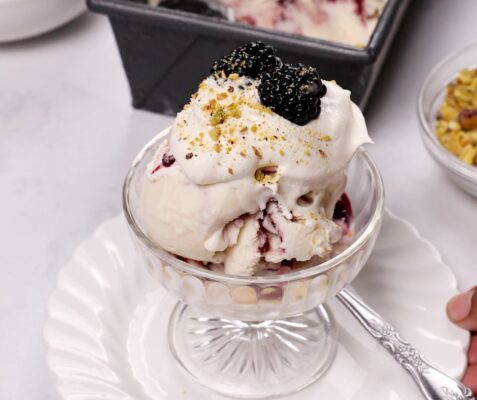 ricotta and blackberry ice cream in an ice cream bowl