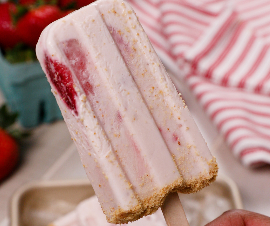 A Strawberry Cheesecake Smoothie Pop